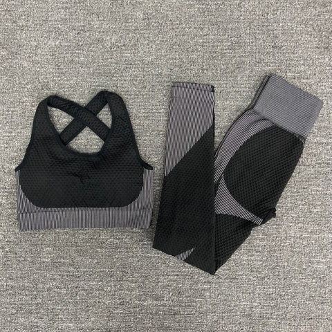 Premium Fabric – These leggings have 4-way stretch material to promote both soft and compression. Not only has the features of high elastic but also good rebound resilience, moisture wicking and quick dry. Multi-Function – Seamless sports bra with removeable pads, cross back. Thumb hole design at the wrists, the sleeve won't ride up when you exercise, it can also reduce friction and keep warm. Vertical collar front zipper design, easy to wear and take off.