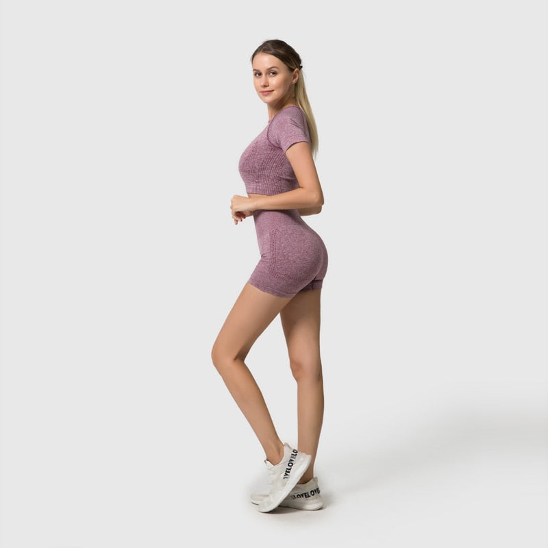 2/3/5PC LEGGINGS | YOGA SET HIGH-WAIST SEAMLESS: &nbsp They are slim-fit, helping to show off your bodies curves perfectly with tummy control and butt lift.
