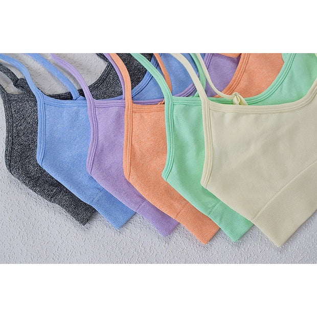Seamless microfiber technology is moisture wicking, quick drying abilities to keep you cool and dry during any workout. Fashion Design: The seamless leggings boast a high waist with compression, making them perfect for tummy control. Shape Your Body - This yoga set boasts 3D shape and seamless tech to shape your figure, raise the hips. These seamless leggings can enhance your tummy and give your buttocks the round natural look you’ve always dreamed off!